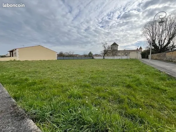 Terrain 365 m² Ecoyeux