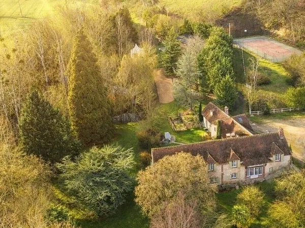 Maison 10 pièces 300 m²