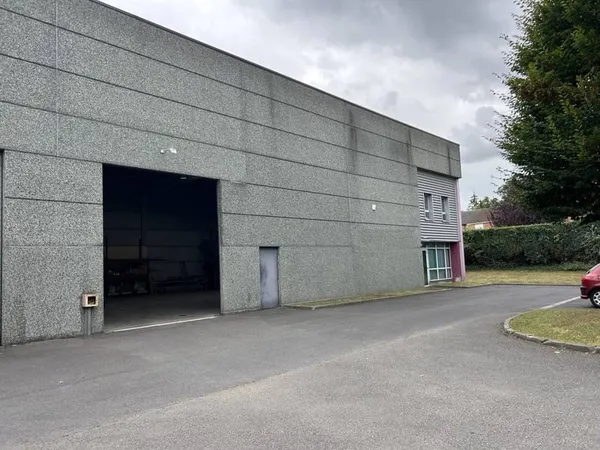 Local d'activité 540 m²