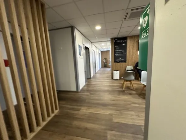 bureaux à louer CHASSE SUR RHONE (38), bureaux de 12m² à louer dans centre médical avec du stationne