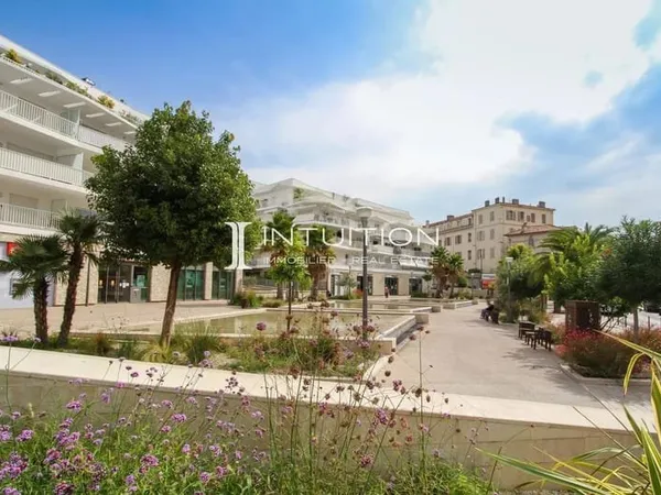 Cannes - République : Immeuble vendu entièrement loué