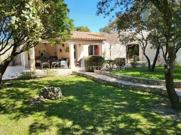 Maison 10 pièces 236 m²