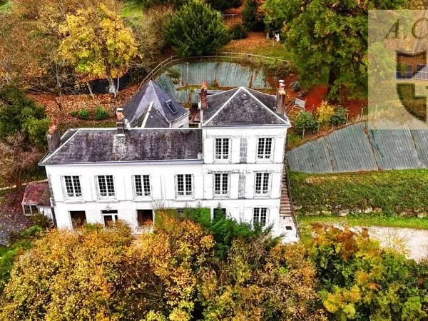 Villa 9 pièces 259 m²