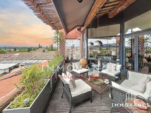 DUPLEX AVEC STATIONNEMENT ET GRANDE TERRASSE