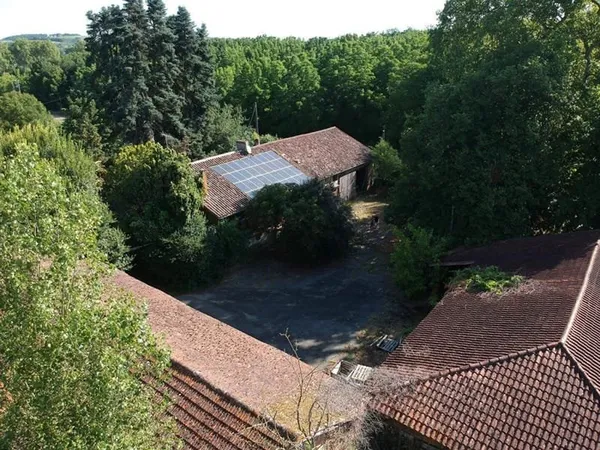 82130, Lafrançaise - Maison / Fermette isolée 242 m² , 7 p., 4 ch. , sur terrain de près de 1Ha. ave
