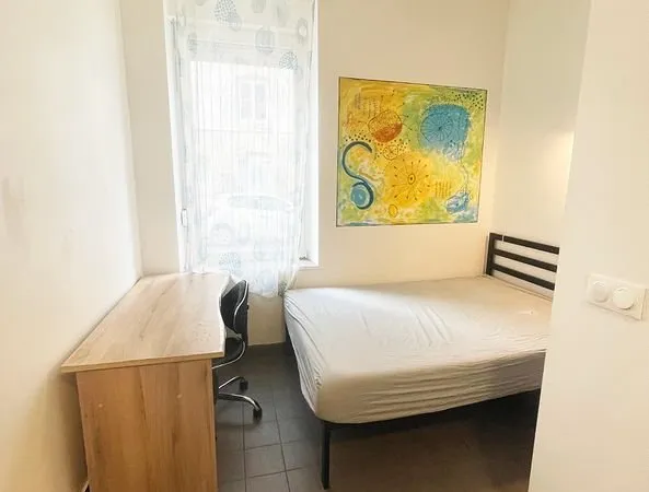 Studio meublé rénové - Centre-ville Nancy / Gare - Tout inclus (Électricité + WiFi)