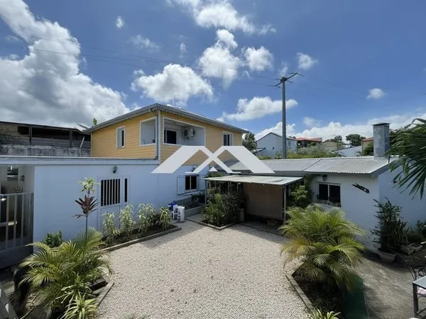 Maison F6-jardin-vue mer Rivière St Louis