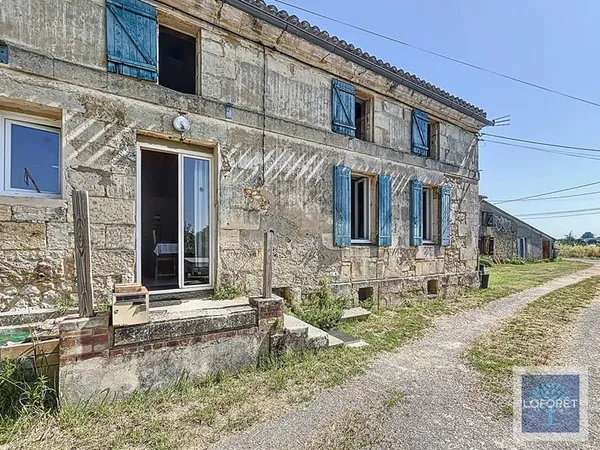 Ensemble immobilier proche Bourg sur Gironde