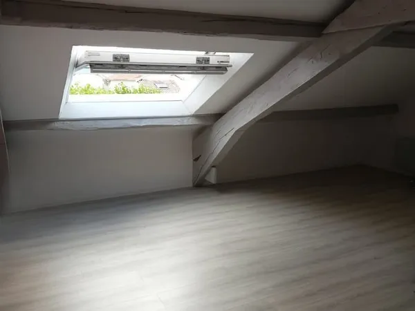 T2 à Bonnefoy, 60 m2 au sol et 30m2 loi Carrez, en dernier é