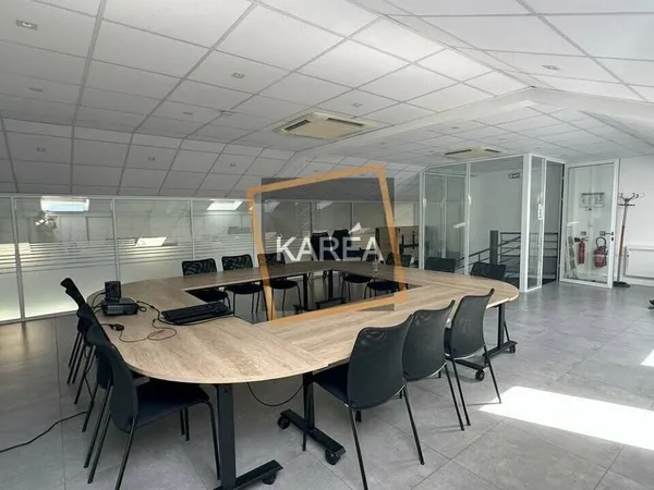 Bureau 193 m²