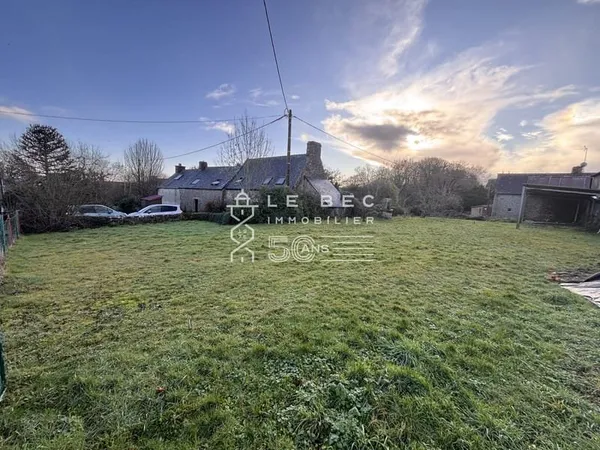 GUIDEL : Beau terrain constructible d'environ 645m²