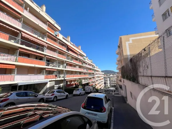 Studio 1 pièce 26 m²