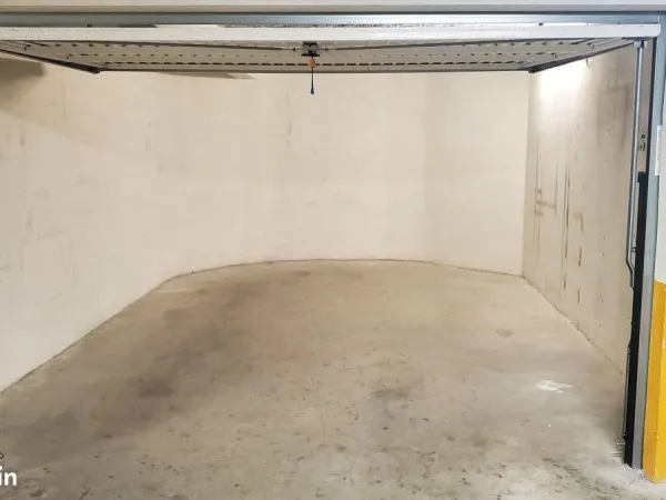 Garage à louer