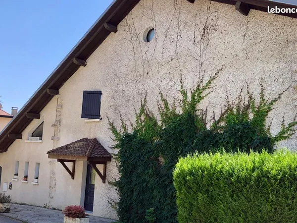 À louer - Maison de charme au coeur du village de Mourex