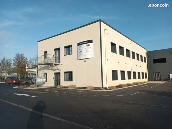 BUREAUX 138 m² EPREVILLE