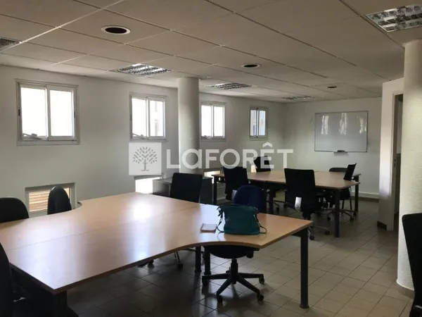 Bureaux 4 pièces 150 m²