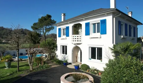 Maison 8 pièces 250 m²