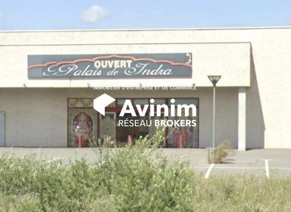 Local commercial 300 m²