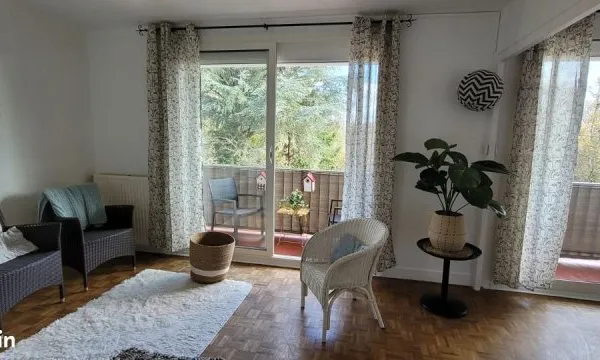 Opportunité Appartement T3 de 77 Mètres carrés-Double Garage-Secteur Université à Perigueux-139000 e