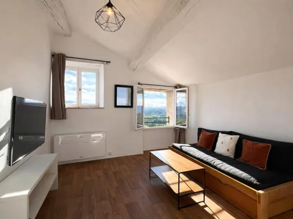 Charmant appartement 2 pièces meublé au coeur de Fayence