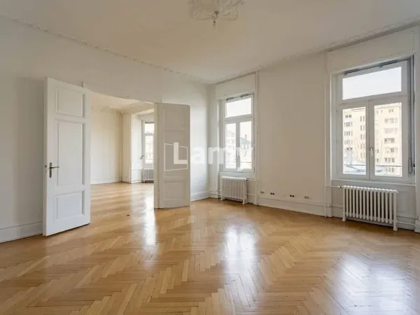 Appartement 7 pièces 203 m²