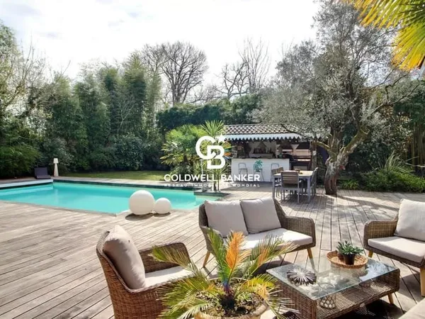 Bordeaux Mérignac Parc Féau - Villa contemporaine 271 m² en 2ème ligne - Parfait état - Jardin pisci