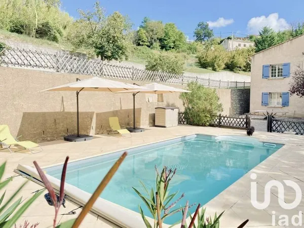 Maison 8 pièces 204 m²