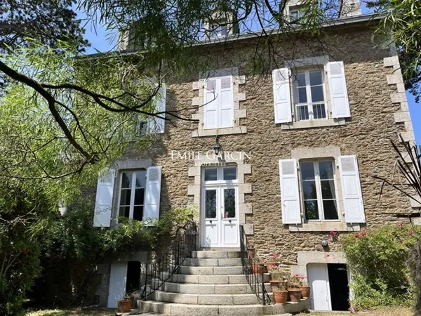A VENDRE PROPRIETE DE CARACTERE CENTRE SAINT BRIAC SUR MER