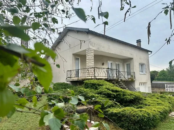Maison familiale lumineuse avec grange et dépendance - Fort potentiel