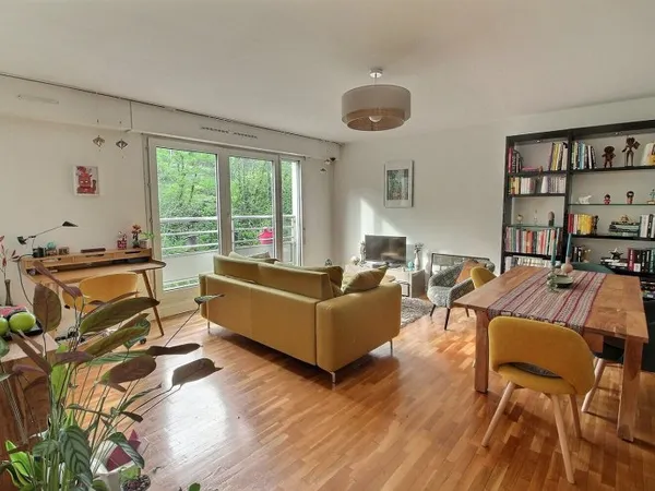 Appartement 2 pièces 54 m² Suresnes Belvédère - box - proche T2 et ligne L