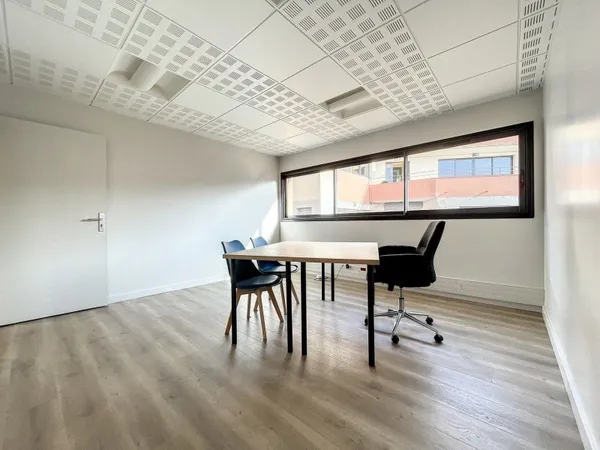 6 bureaux à louer