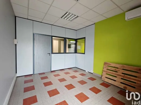 Bureaux 65 m²