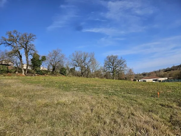 Terrain constructible 1132 m2 proche Toulouse et Castres