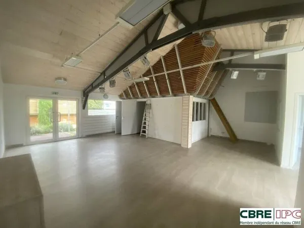 Bureaux 109 m²