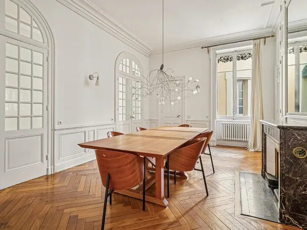 LYON 2 Ainay - 196 m2 d'élégance pour cet appartement type