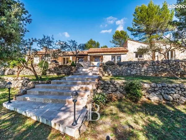 Propriété 7 pièces 150 m²