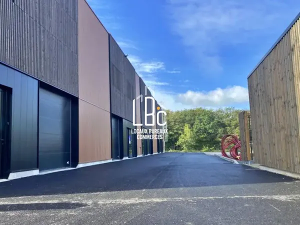 Le Bignon - À vendre local d'activité neuf 417,70 m²