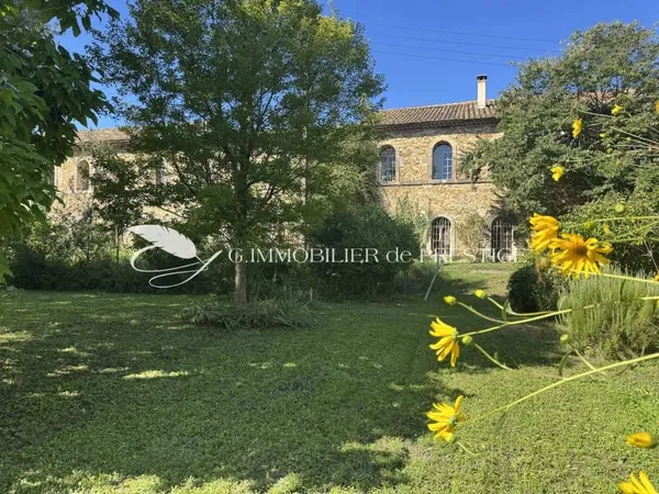 Propriété 15 pièces 1166 m²