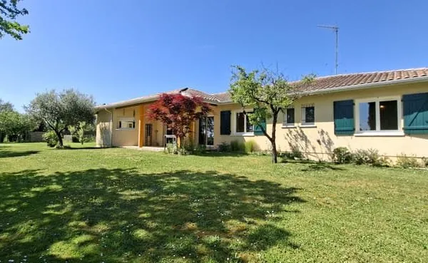 Maison Bourgeoise de Type T5 de 155m2 sur magnifique terrain