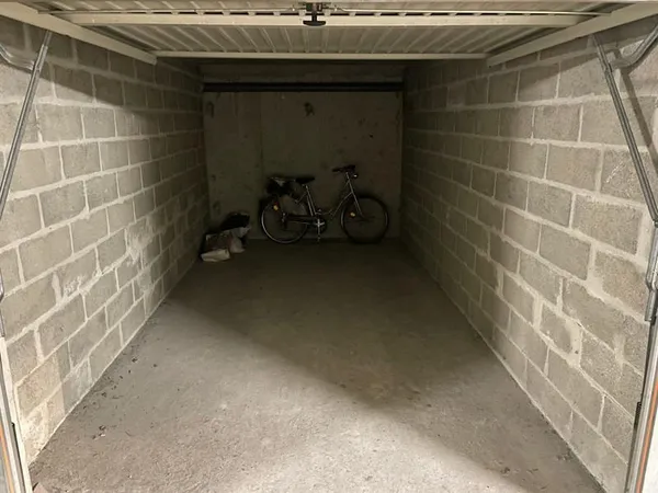Garage à deux pas de la plage