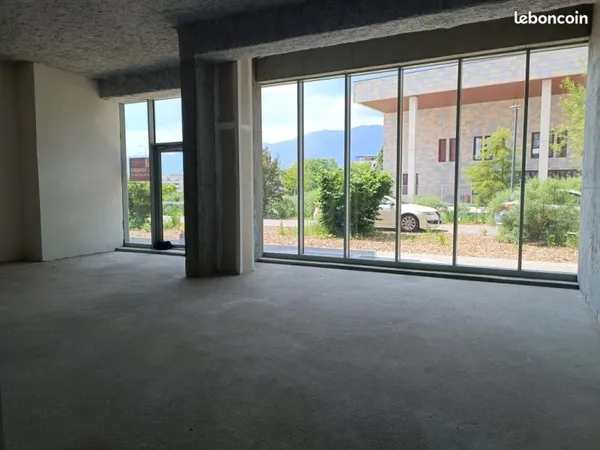 Local commercial 82 m²