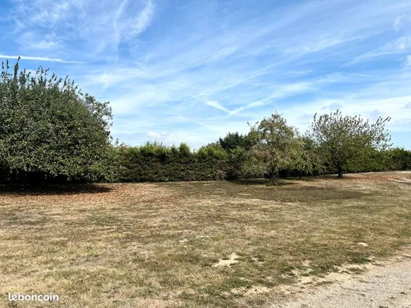Terrain MEYRIEU LES ETANGS