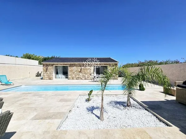 Villa T4 avec piscine proche de la mer