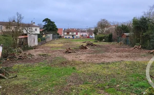 Terrain 822 m²