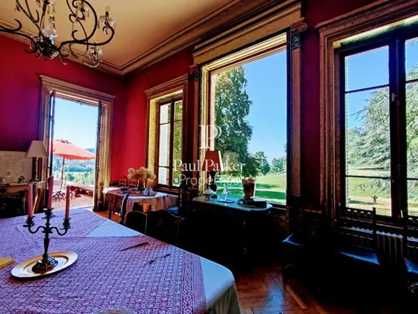 Domaine de Sènéche sur 9 hectares , Château de charme en pleine nature