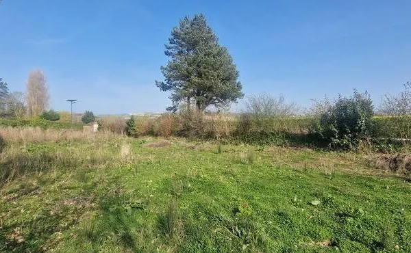 Terrain constructible 607 m²
