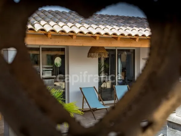 Villa contemporaine de plain-pied - piscine, patio et terrain de 2 250 m² - à 10 min d'Uzès