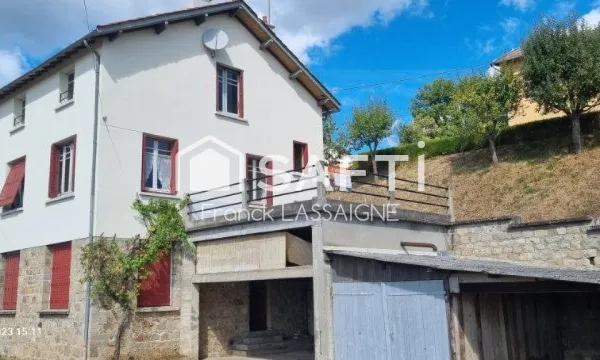 Ensemble immobilier avec puits d'eau et terrain...