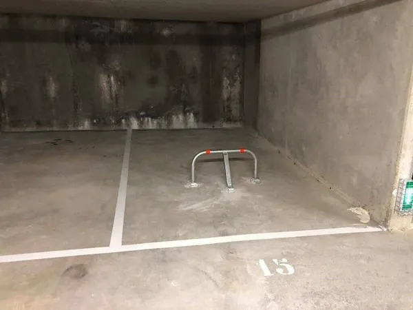 Stationnement Location Antibes   100€