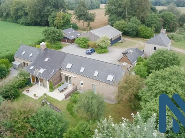 LANNILIS - Corps de ferme avec 4 maisons - 278m² habitables -
